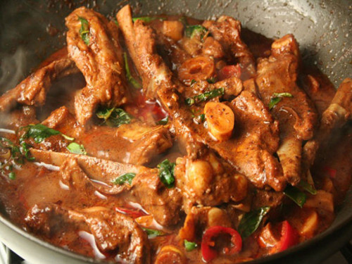 Măng tre. Bên cạnh việc mang lại cảm giác giòn, ngọt cho các món ăn, măng tre còn được chứng minh chứa nhiều lignans giúp chống lại sự phát triển của các tế bào ung thư.