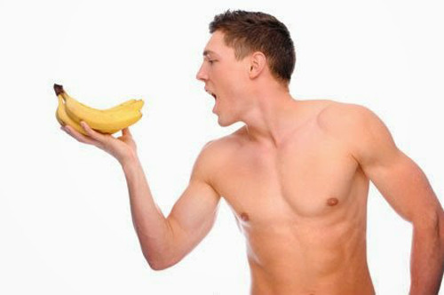 Tăng cường cơ bắp. Nhiều vận động viên chọn chuối làm loại trái cây chính bởi các dưỡng chất trong chúng có khả năng tăng cường cơ bắp, cung cấp chất chống oxy hóa dồi dào và nhiều dưỡng chất cần thiết khác. Cụ thể, một nghiên cứu được thực hiện bởi các chuyên gia đến từ Đại học Appalachian State cho biết, tiêu thụ nửa quả chuối cho 15 phút đạp xe hiệu quả tương đương việc uống một lon nước thể thao.