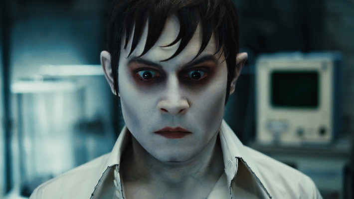 Thậm chí trong phim Dark Shadows (Lời nguyền bóng đêm), Barnabas Collins, một ma cà rồng bị cầm tù suốt 200 năm xuất hiện theo cách rất dí dỏm, hài hước. Sau khi được giải thoát, ông ta nhận thấy mình đang ở thập kỷ 1970 và gặp những con cháu của mình đang sống trong cảnh khốn khó.