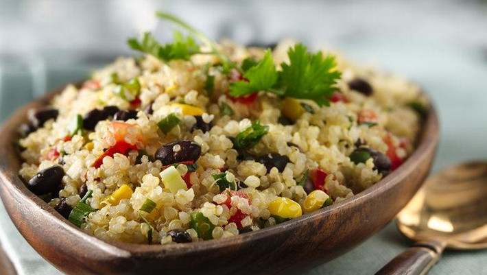 Một cốc diêm mạch nấu chín cung cấp khoảng 222 calo, không chứa gluten và GMO, bởi vậy mà loại thức ăn này được khuyến khích bởi nhiều chuyên gia dinh dưỡng.