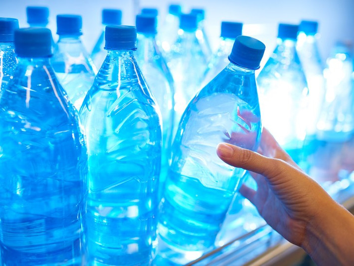 4. Nước Nước có thể nghe không hấp dẫn lắm nhưng, trước khi bạn ăn những loại ngũ cốc hay tinh bột, hãy chắc chắn rằng cơ thể bạn đã được bù lại lượng nước mất đi.