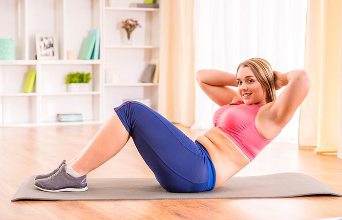 Tập thể dục nhẹ nhàng - Nếu muốn nhanh chóng thu nhỏ vòng bụng chảy xệ sau sinh, bạn cần tập thể dục khoảng 20-30 phút mỗi ngày. Tranh thủ lúc bé đang ngủ, bạn có thể tập những động tác đơn giản và nhẹ nhàng như plank, chống đẩy, chạy bộ chậm, nâng chân, gập bụng…