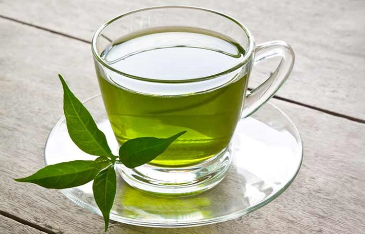 Trị mụn trứng cá: Kết hợp sữa chua, mật ong, bột hạt lựu, trà xanh làm mặt nạ hạt lựu trẻ hóa làn da và ngăn ngừa mụn trứng cá.