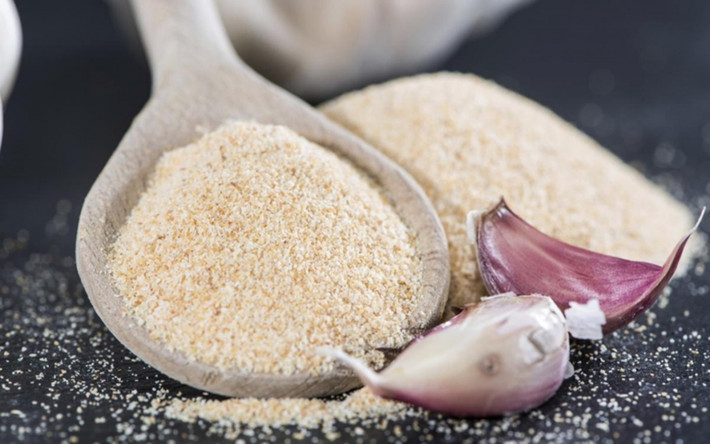 Giảm cholesterol: Muối tỏi có nhiều lợi ích đối với sức khỏe, đặc biệt có hiệu quả trong việc giúp giảm cholesterol xấu và làm tăng cholesterol tốt trong cơ thể.