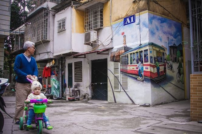Những ký ức của Hà Nội xưa ùa về trong tâm trí của nhiều người khi ngắm những bức tranh.