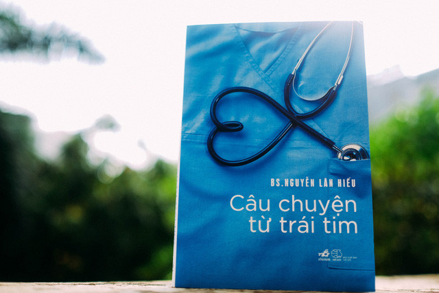 Câu chuyện từ trái tim là cuốn sách mới xuất bản của PGS.TS.BS. Nguyễn Lân Hiếu. Đây là một tập ghi chép giàu tính thời sự nhưng thấu đáo và chân thành.