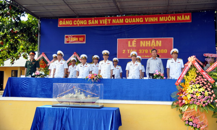 Phát biểu tại buổi lễ, đại tá Phạm Khắc Lượng - phó Tư lệnh, tham mưu trưởng Vùng 2 Hải quân - cho biết: “Việc tiếp nhận và đưa vào biên chế hai tàu 379 và 380 là lần tiếp nhận cặp tàu Tên lửa lần 2, là dấu mốc ghi nhận sự phát triển lớn mạnh của Vùng 2 Hải quân nói chung và Lữ đoàn 167 nói riêng. Đồng thời, đây còn là niềm tự hào và trách nhiệm lớn lao đối với mỗi cán bộ, chiến sĩ được biên chế trên hai tàu 379 và 380”.