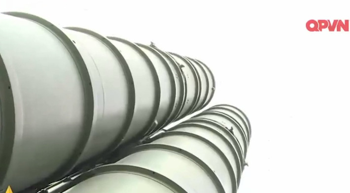 Theo phóng sự về công tác huấn luyện sẵn sàng chiến đấu tại Trung đoàn tên lửa 64, Sư đoàn 361, Quân chủng Phòng không – Không quân của kênh Quốc phòng Việt Nam, thì trong năm 2017 kế hoạch huấn luyện của trung đoàn (trang bị tên lửa phòng không S-300) sẽ tiến hành huấn luyện bắn đạn thật. Nguồn ảnh: Quốc phòng Việt Nam