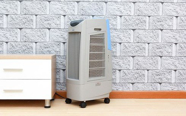 Tuy nhiên, đi đôi với những ưu điểm vượt trội so với các loại quạt thông thường, quạt hơi nước có nhiều nhược điểm ít người tiêu dùng biết tới. Thậm chí nguy hiểm hơn nếu sử dụng và bảo dưỡng sai cách đây chính là ổ vi khuẩn gây bệnh cho cả gia đình.