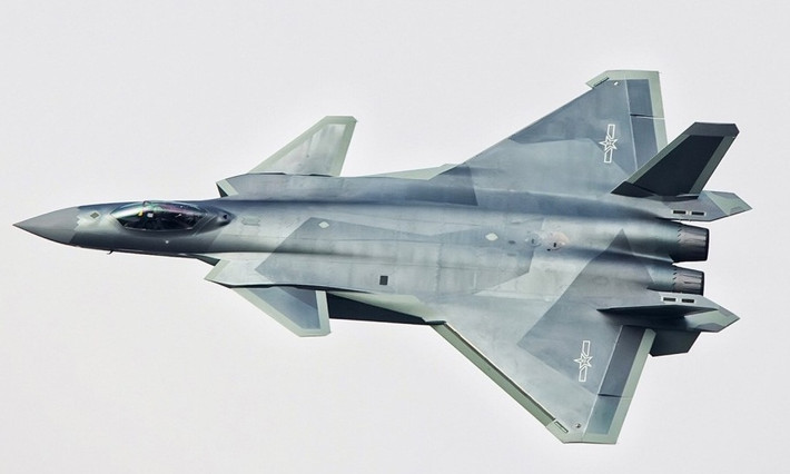 Xem ra để J-20 trở thành tiêm kích thế hệ 5 thực thụ thì Trung Quốc còn rất nhiều điều phải làm. Nguồn ảnh: Sina