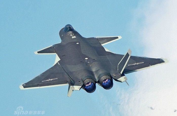 Giới quan sát cho rằng, mẫu tiêm kích J-20 mới nhất dùng động cơ turbofan AL-31FM2 do Nga sản xuất thay vì loại Thái Hành WS-10A/15 mà Trung Quốc tự phát triển. Nguồn ảnh: Sina