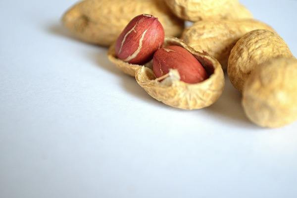 8. Dầu ngô / Omega-6 Chúng ta cần axit béo omega 6 trong chế độ ăn uống để thúc đẩy tăng trưởng và phát triển khỏe mạnh. Tuy nhiên, chúng ta không cần nhiều omega-6 như omega-3 (có trong dầu cá), vì quá nhiều omega-6 kích hoạt các hóa chất gây viêm được giải phóng trong cơ thể.