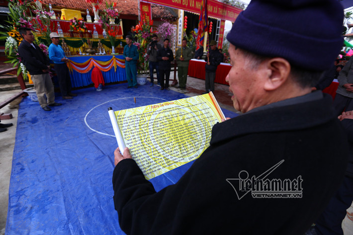 Tại lễ hội này có bài hịch Minh Thề với câu "Ai dùng của công vào việc riêng, xin thần linh đả tử". Đây được coi là lời thề chống tham nhũng ở hội làng.