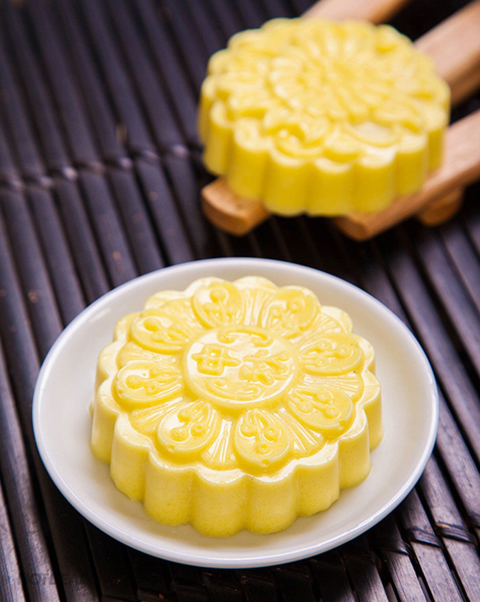 Mỗi hộp bánh hiện có giá 1,2 triệu đồng, bao gồm 8 chiếc khá nhỏ, chỉ khoảng 60 gram mỗi chiếc.