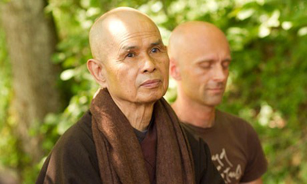 Theo thiền sư, thông thường để chế ngự cơn giận, chúng ta buộc bản thân kìm nén lại. Nhưng “đè nén cơn giận” càng khiến chúng ta mất kiểm soát và lại rơi vào “cái bẫy” của những cơn giận, thậm chí là những cơn giận với “quy mô” lớn hơn.