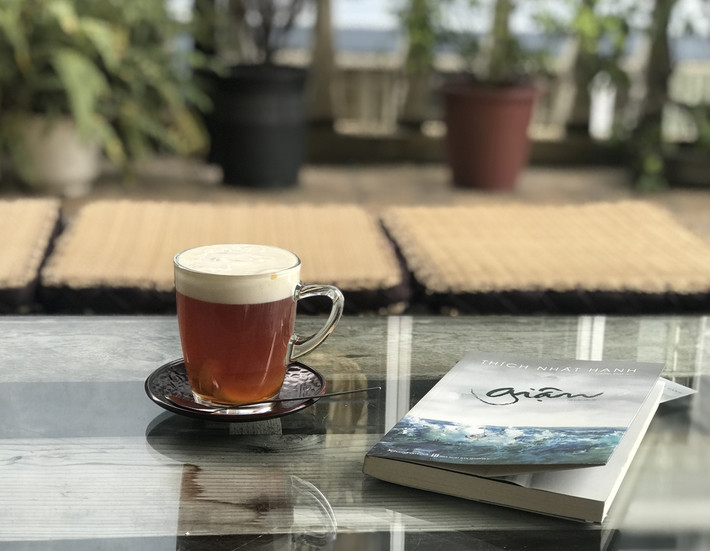 "Giận" là một cuốn sách hay của thiền sư Thích Nhất Hạnh.