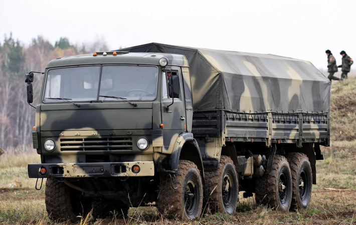 Để phục vụ hành quân các khẩu pháo 2A65 Msta-B, Nga đã chuyển giao cho Syria một loạt các phương tiện kéo xe hạng nặng. Ví dụ như xe ô tô vận tải KAMAZ-6350 8x8 bánh…