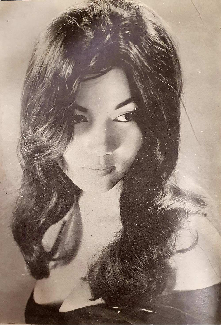 Sau năm 1975, Kiều Chinh cùng chồng di cư sang Canada, rồi đến Mỹ để tiếp tục sự nghiệp diễn xuất. Tính tới thời điểm hiện tại, Kiều Chinh đã có mặt trong 100 bộ phim.