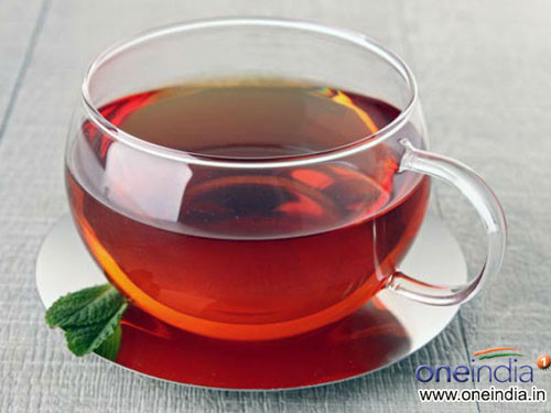 Để tăng cường hệ miễn dịch, chuyên gia khuyên nên uống 1 – 2 tách cà phê trà xanh hoặc trà đen mỗi ngày. Tuy nhiên, bạn chỉ nhận được lợi ích tối đa khi uống chúng hàng ngày, không gián đoạn.