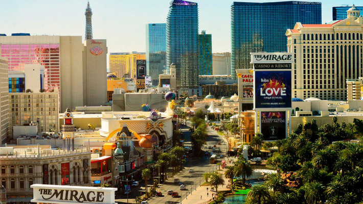 10. Las Vegas, Mỹ Hoàng tử Harry từng nổi tiếng với bức ảnh khỏa thân trong một kỷ nghỉ cuối tuần tại Sin City vào năm 2012. Nhưng việc tới đây cùng với người vợ mới cưới chắc chắn sẽ mang tới cho Harry trải nghiệm hoàn toàn khác.