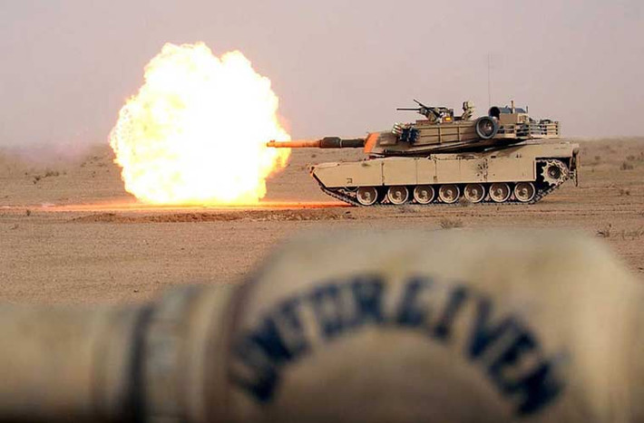 Hôm 9/3, 120 phương tiện vũ khí hạng nặng gồm xe tăng chiến đấu chủ lực M1 Abrams, xe chiến đấu bộ binh Bradley, xe thiết giáp hạng nhẹ Humvee cùng nhiều khí tài hỗ trợ khác đã được Quân đội Mỹ triển khai tới Latvia tham gia cuộc tập trận dài ngày với sự tham gia của hàng nghìn binh sĩ Mỹ, nước sở tại. Cuộc tập trận diễn ra trong bối cảnh quan hệ giữ Nga và các nước phương Tây cũng như NATO, EU vẫn căng thẳng xoay quanh vấn đề Ukraine.