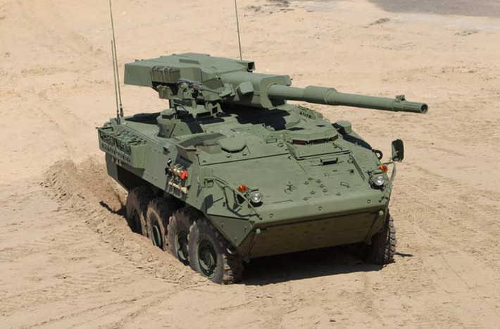 Stryker cũng được sử dụng làm khung gầm cơ sở cho nhiều hệ thống vũ khí hạng nặng khác của Mỹ, gồm: hệ thống pháo cơ động M1128 trang bị pháo rãnh xoắn 105mm; cối tự hành 120mm M1129; xe hỗ trợ hỏa lực M1131; hệ thống tên lửa chống tăng tự hành M1134.