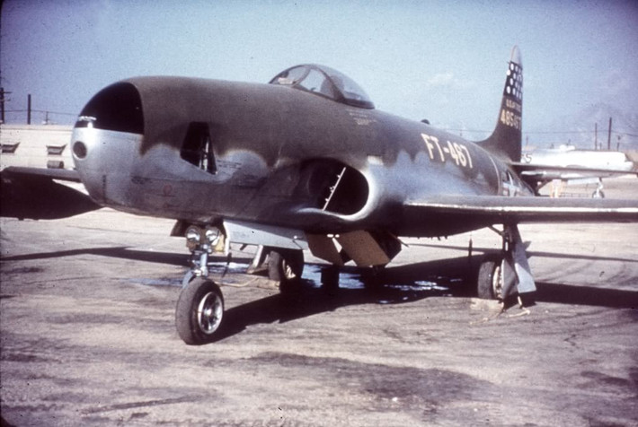 F-94 trang bị một động cơ phản lực J48-P-5 cho tốc độ tối đa 1.030km/h, bán kính chiến đấu 600km. Nó được xem là máy bay chiến đấu mọi thời tiết đầu tiên của Mỹ và nằm trong số ít máy bay thời kỳ này được trang bị radar cùng rocket không đối không (tổng cộng 24-48 quả Mk 4 70mm) và hoàn toàn không có súng máy.