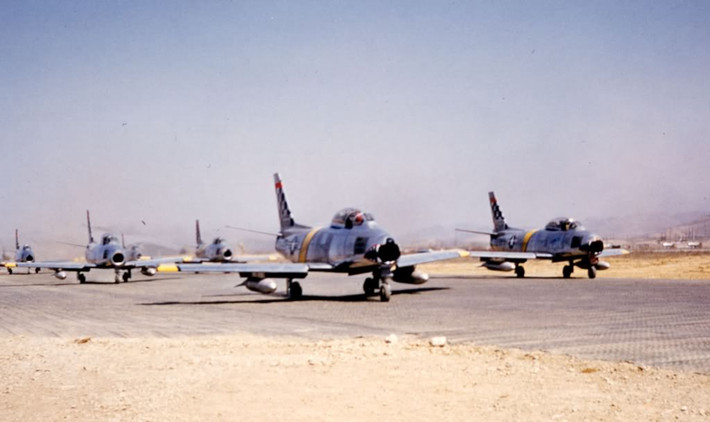Vai trò của F-86 Sabre xuyên suốt cuộc Chiến tranh Triều Tiên, nếu không muốn nói là nó quyết định đáng kể tới sự thành bại của Quân Mỹ và đồng minh trước Triều Tiên – Trung Quốc – Liên Xô. Các máy bay F-86 Sabre góp phần tạo thế cân bằng trên bầu trời trước tiêm kích đánh chặn MiG-15 cực kì nguy hiểm của Liên Xô, bảo vệ hỗ trợ cho các phi đội ném bom của Mỹ.