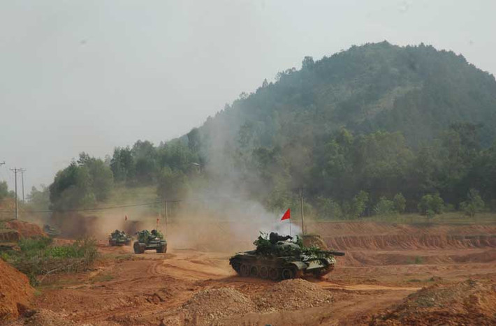 Nhằm nâng cao sức mạnh trên chiến trường hiện đại, các cơ quan nghiên cứu quân đội ta đang từng bước nâng cấp hiện đại hóa từng phần xe tăng T-54/55 như hệ thống điều khiển hỏa lực, giáp bảo vệ…