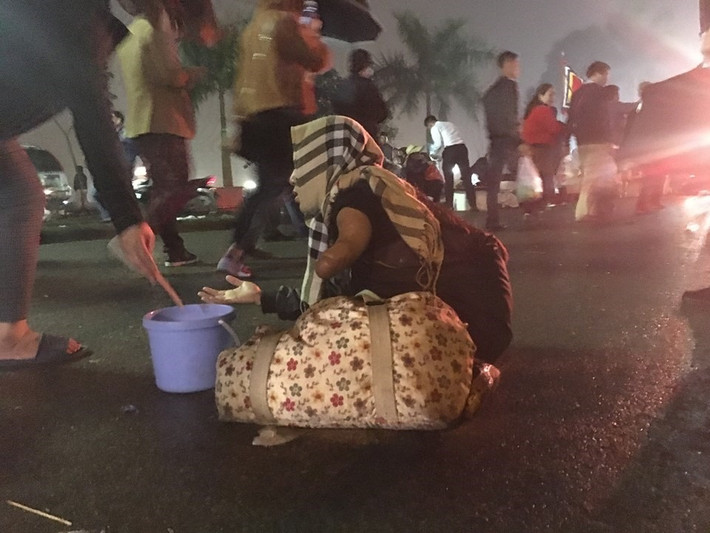 Dù ai cũng biết về tình trạng này, ai cũng hiểu tác động tiêu cực của nó nhưng suốt nhiều năm, việc kiểm soát và xử lí nghiêm minh, kịp thời dường như vẫn bị bỏ ngỏ.