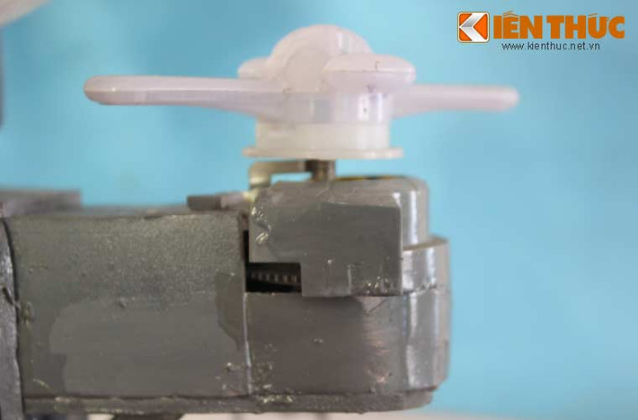 Radar hàng hải dẫn đường trên tàu hộ tống lớp P (BPS-500).