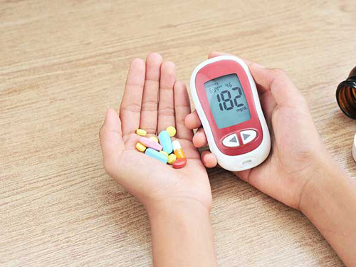Đái tháo đường không phải là bệnh. Tiểu đường là căn bệnh phổ biến, nhiều người mắc song điều này không đồng nghĩa với việc nó không nguy hiểm. Một cuộc khảo sát gần đây tiết lộ lượng người tử vong vì căn bệnh này lớn hơn người chết vì AIDS hay ung thư vú. Mắc tiểu đường, bệnh nhân có nguy cơ bệnh tim cao gấp đôi song nó có thể kiểm soát được bằng cách ăn uống, sinh hoạt lành mạnh.