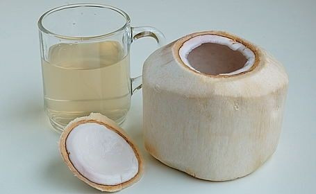 Giảm huyết áp thành công. Các chất có trong nước dừa góp phần duy trì mức huyết áp phù hợp. Chuyên gia sức khỏe tin rằng, uống một ly nước dừa mỗi buổi sáng mang lại tác dụng duy trì huyết áp ổn định hiệu quả nhất.