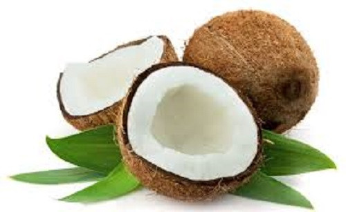 Ngược lại, chọn dừa quá non (dưới 5 tháng) khiến lượng nước bên trong có vị hơi đắng. Trong khi những trái dừa già cùi thường dày, chất dinh dưỡng tập trung ở phần này nhiều hơn.
