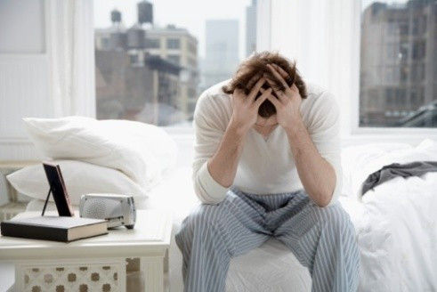 Đối mặt với các vấn đề trong sinh hoạt vợ chồng. Đối diện với người chồng có vấn đề về tiền liệt tuyến khiến không ít chị em cảm thấy hẫng hụt. Điều này vô tình gây áp lực lên cánh mày râu với suy nghĩ mình là người có lỗi. Thay vì lãng tránh hay tự dằn vặt bản thân, bạn nên đối diện với sự thật và tìm cách giải quyết trong sự thỏa thuận của hai người.