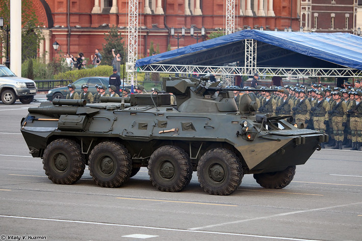 Xe thiết giáp chở quân BTR-82A duyệt binh ở Tula. Nguồn ảnh: Vitaly-Kuzmin
