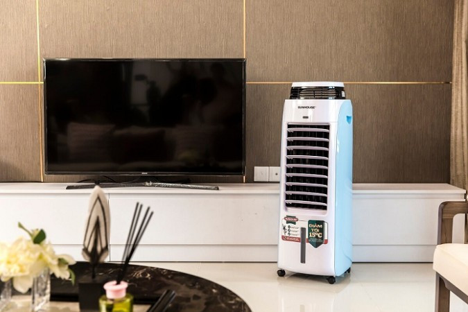 Nhìn chung các loại quạt điều hòa hiện nay đều được cấu tạo từ 4 bộ phận chính là máy bơm nước, hộp chứa nước, hệ thống quạt và tấm làm mát Cooling Pad.
