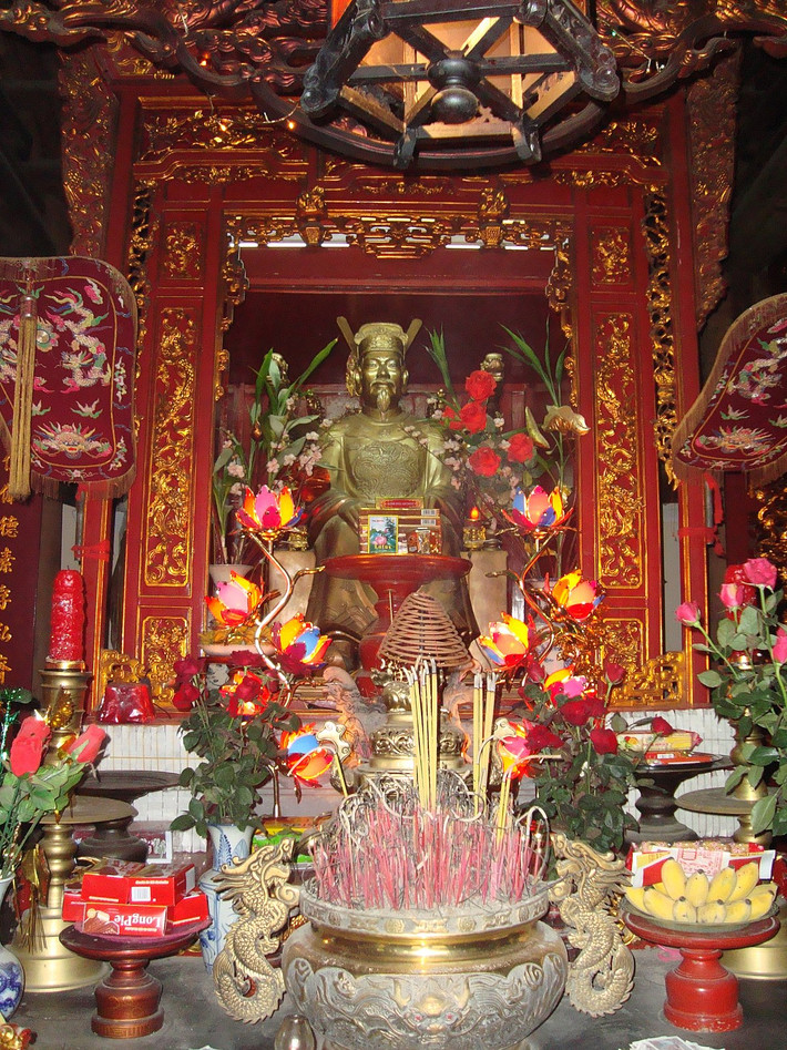 Cuộc khởi nghĩa nhận được sự hưởng ứng rộng rãi của người dân từ khắp nơi. Tướng nhà Đường là Cao Chính Bình đem quân đàn áp nhưng không thể đánh lại quân của Phùng Hưng. Tình hình diễn ra như vậy hơn 20 năm.