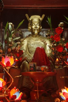 Phùng Hưng (? - 791 ): Theo Việt sử giai thoại, căm ghét chính sách thống trị của quan lại nhà Đường, năm 766, Phùng Hưng phát động cuộc khởi nghĩa lớn chống chính quyền đô hộ nhà Đường.