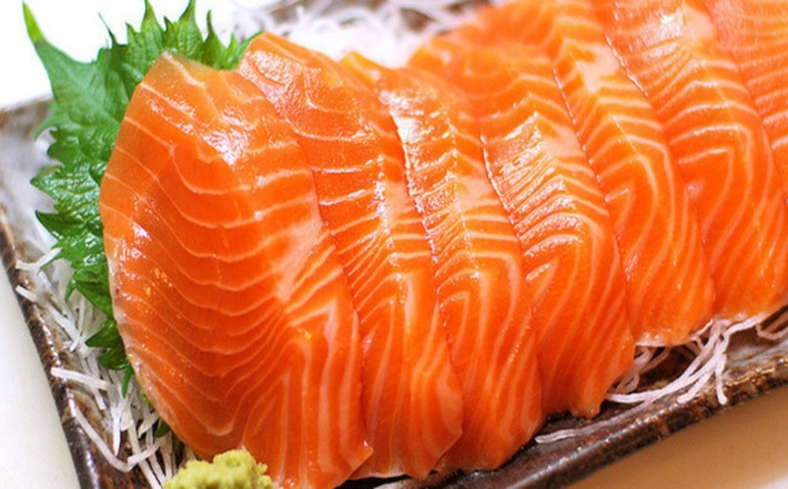 Sử dụng axit béo omega 3: Thường có nhiều ở thịt cá thu hoặc quả óc chó. Axit béo omega 3 không chỉ giúp cải thiện chức năng tim mạch mà còn giúp ngăn ngừa lão hóa một cách tự nhiên.