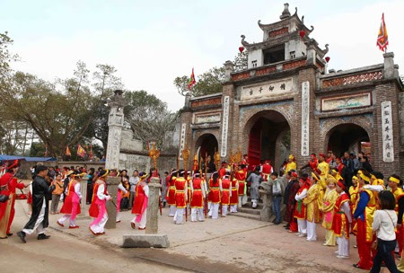Hàng năm, người dân Cổ Loa tổ chức lễ hội để tưởng nhớ đến những người xưa đã có công xây thành, và nhất là để ghi ơn An Dương Vương.