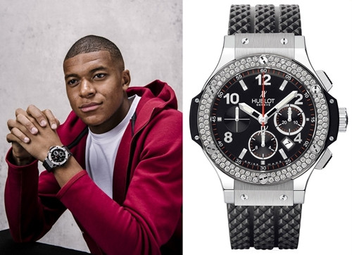 Ngôi sao trẻ xuất sắc nhất thế giới Kylian Mbappé cho thấy mình không hề thua kém các đàn anh và thần tượng Ronaldo khi bỏ ra hơn 300 triệu đồng để sắm chiếc Hublot Big Bang Diamons với 114 viên kim cương trên đường viền.