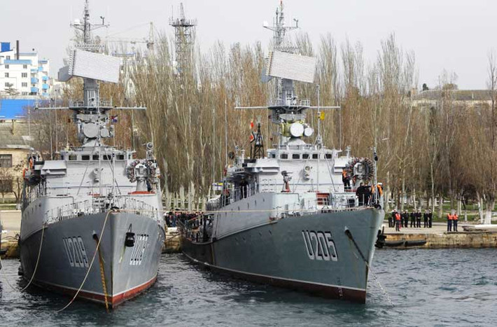 Hải quân Ukraine hiện còn trong biên chế 3 tàu hộ vệ săn ngầm Project 1124 Albastros (NATO định danh là Grisha) do Liên Xô thiết kế và đóng mới từ giữa những năm 1970 cho nhiệm vụ tác chiến chống tàu ngầm ven bờ biển.