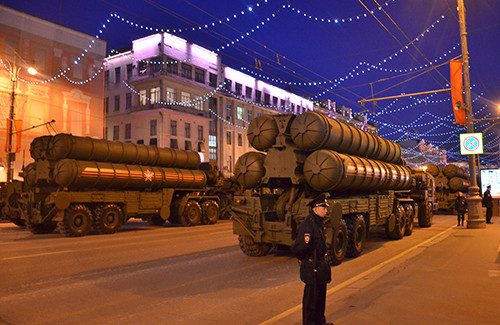 Tổ hợp tên lửa phòng không S-400 Triumph.