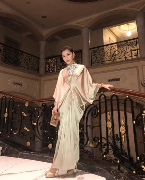 Lối sống thượng lưu cùng vẻ bề ngoài của Chryseis Tan luôn là điều khiến nhiều cô gái có học theo cả đời cũng không kịp, bởi lẽ muốn đẹp được như Chryseis Tan, bạn phải có nhiều tiền, hoặc rất rất nhiều tiền.