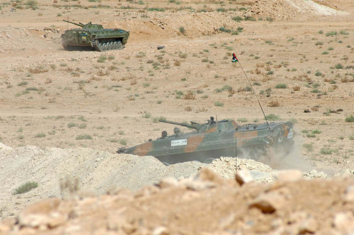 BMP-1 cơ động nhiều vị trí yểm trợ bộ binh tiến công. Nguồn ảnh: Oryx