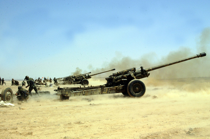 Trận địa pháo 130mm M46 của Pháo binh Syria đồng loạt nã đạn tấn công. Nguồn ảnh: Oryx