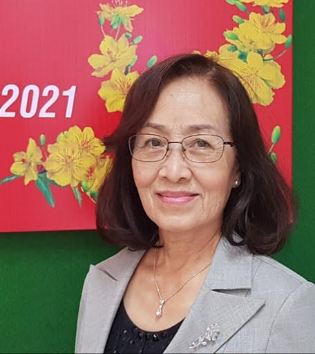Nhà thơ Song Hảo có bút danh khác: Quỳnh Tương, Tường Vi, Nguyệt Quế, tên thật là Lê Thị Tố Lan, người Vĩnh Long.