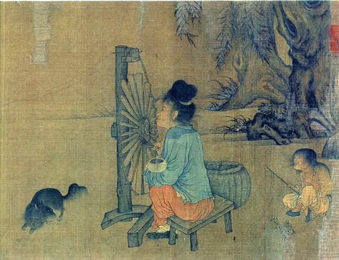 Vào thế kỷ thứ II ở Trung Quốc, nhà phát minh Đinh Hoãn chế tạo ra chiếc quạt để làm mát không khí. Hệ thống có đường kính 3 m và được quay bằng tay để tạo ra luồng gió. Thời Đường Huyền Tông (712-762), nhà vua đã cho xây một tháp làm mát lắp trong cung điện, bao gồm những chiếc quạt gió chạy bằng sức nước.