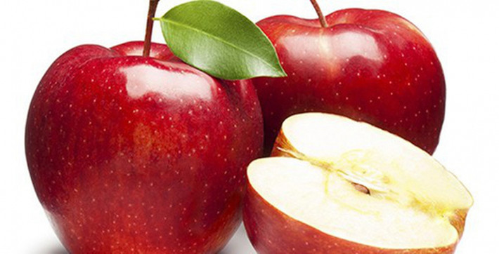Táo: Táo rất giàu polyphenol, giúp làm sạch răng miệng một cách tự nhiên và tiêu diệt vi khuẩn gây mùi. Nó trung hòa các hợp chất gây mùi hôi và khử mùi khó chịu trong miệng. (Ảnh: Soha)